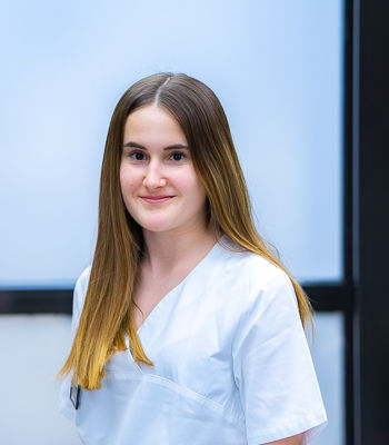 Marla Häberlin, Dentalassistentin in Ausbildung