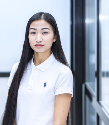 Désirée Tran, Dentalassistentin in Ausbildung Désirée Tran, Dentalassistentin in Ausbildung